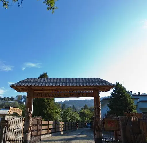 לינה וארוחת בוקר Milosna 3*